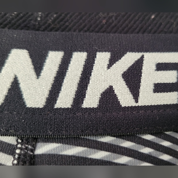 Nike athletic capri - Picture 3 of 4